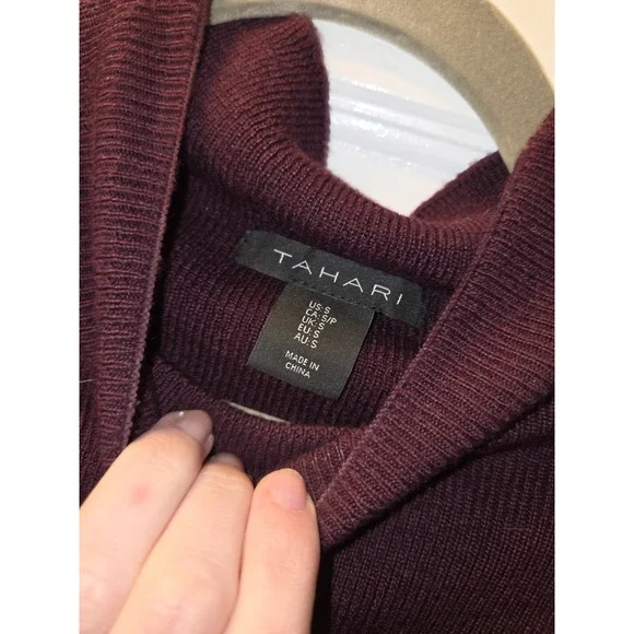 Tahari Knit Pullover Sweater Burgundy Mock Neck Pocket Women's Long Sleeve S - Picture 2 of 4